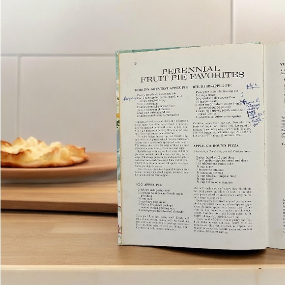 Vintage Better Homes and Gardens PIES and CAKES Recipe Cookbook 1967 Hard Cover - Picture 6 of 6